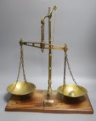 A set of De Grave Short Fanner and Co., balance scales and weights