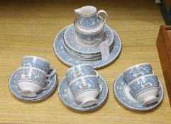 A quantity of Wedgwood Florentine tea and dinner wares, including single dinner plate, six side
