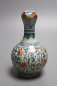 A Chinese doucai garlic neck vase, height 15cm