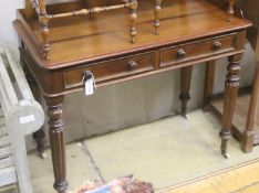 A Victorian mahogany two drawer side table in the style of Gillow, length 96cm, depth 50cm, height