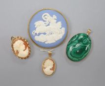 A modern 9ct gold mounted Wedgwood brooch, 49mm, a similar cameo brooch, a 9ct and cameo pendant and