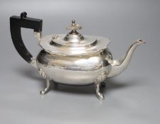 A George V silver teapot, Walker & Hall, Sheffield, 1922,gross 18oz.