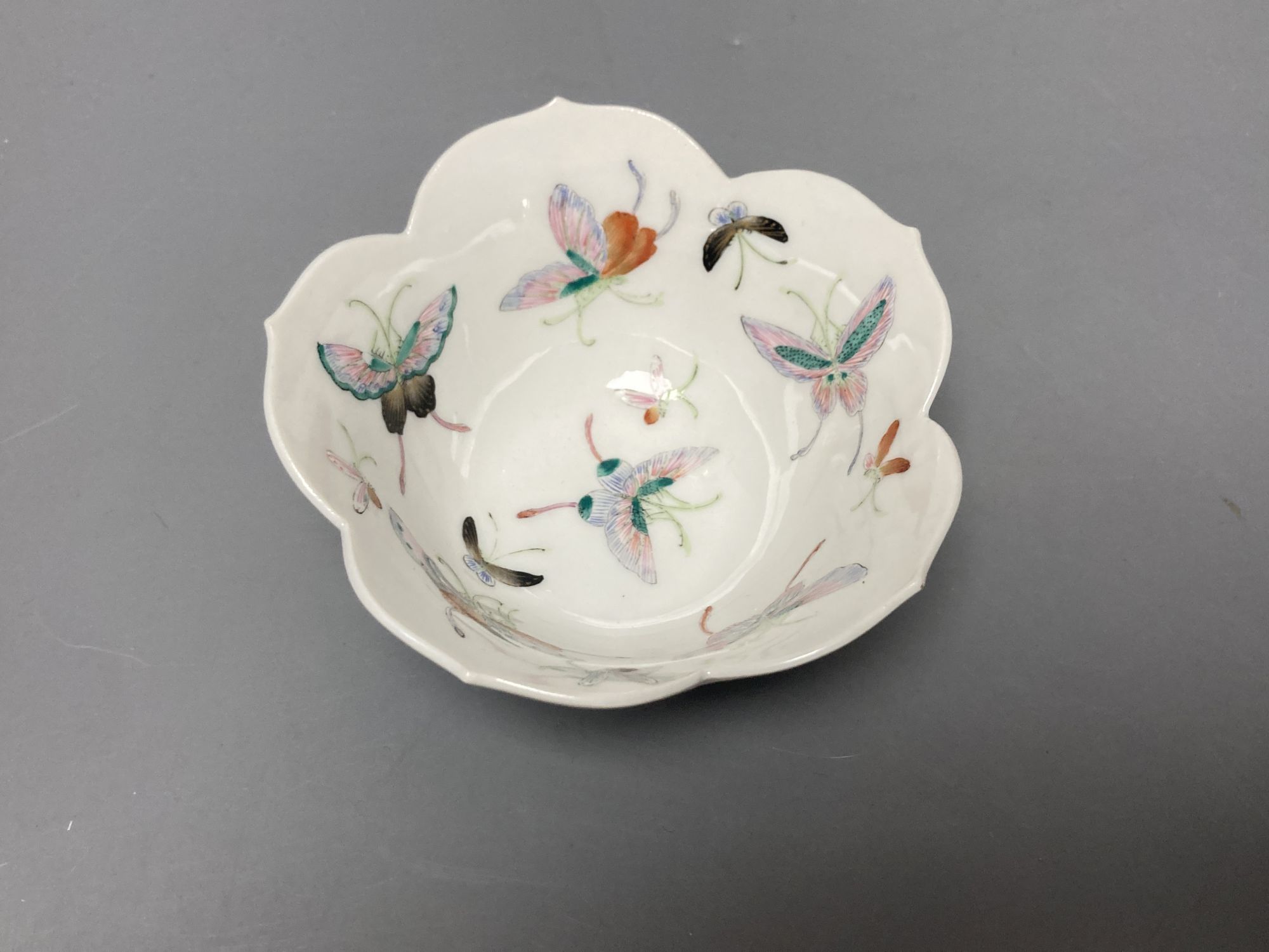 A Chinese famille rose 'butterfly' bowl, diameter 12cm - Image 2 of 3