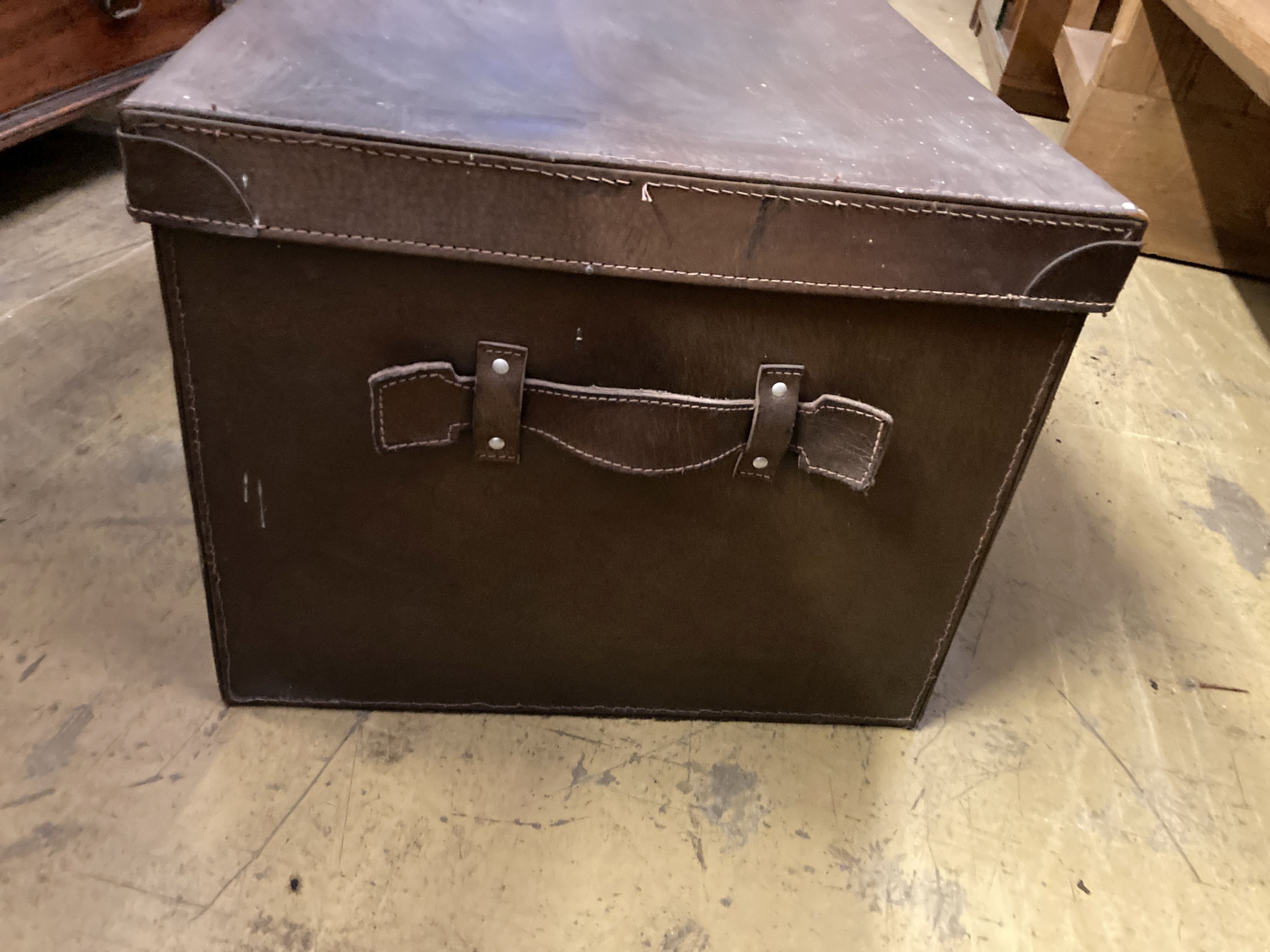 A rectangular brown leather trunk, length 70cm, depth 50cm, height 40cm - Image 2 of 4