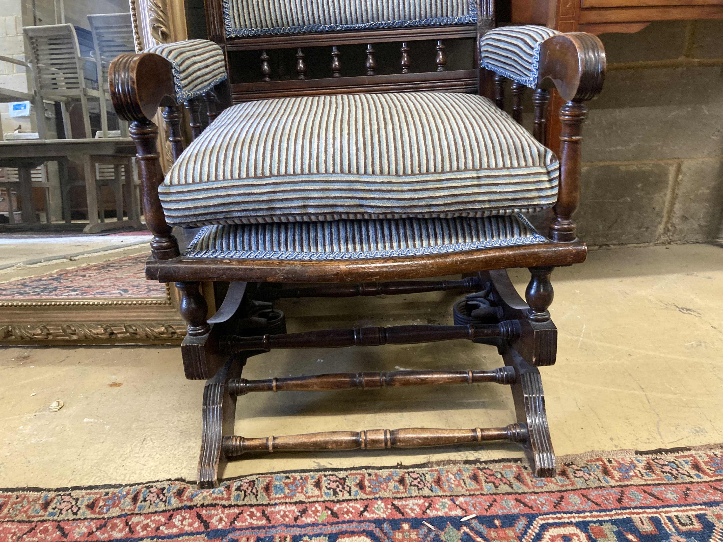 An early 20th century American mahogany rocking chair, width 60cm, depth 52cm, height 108cm - Image 2 of 4