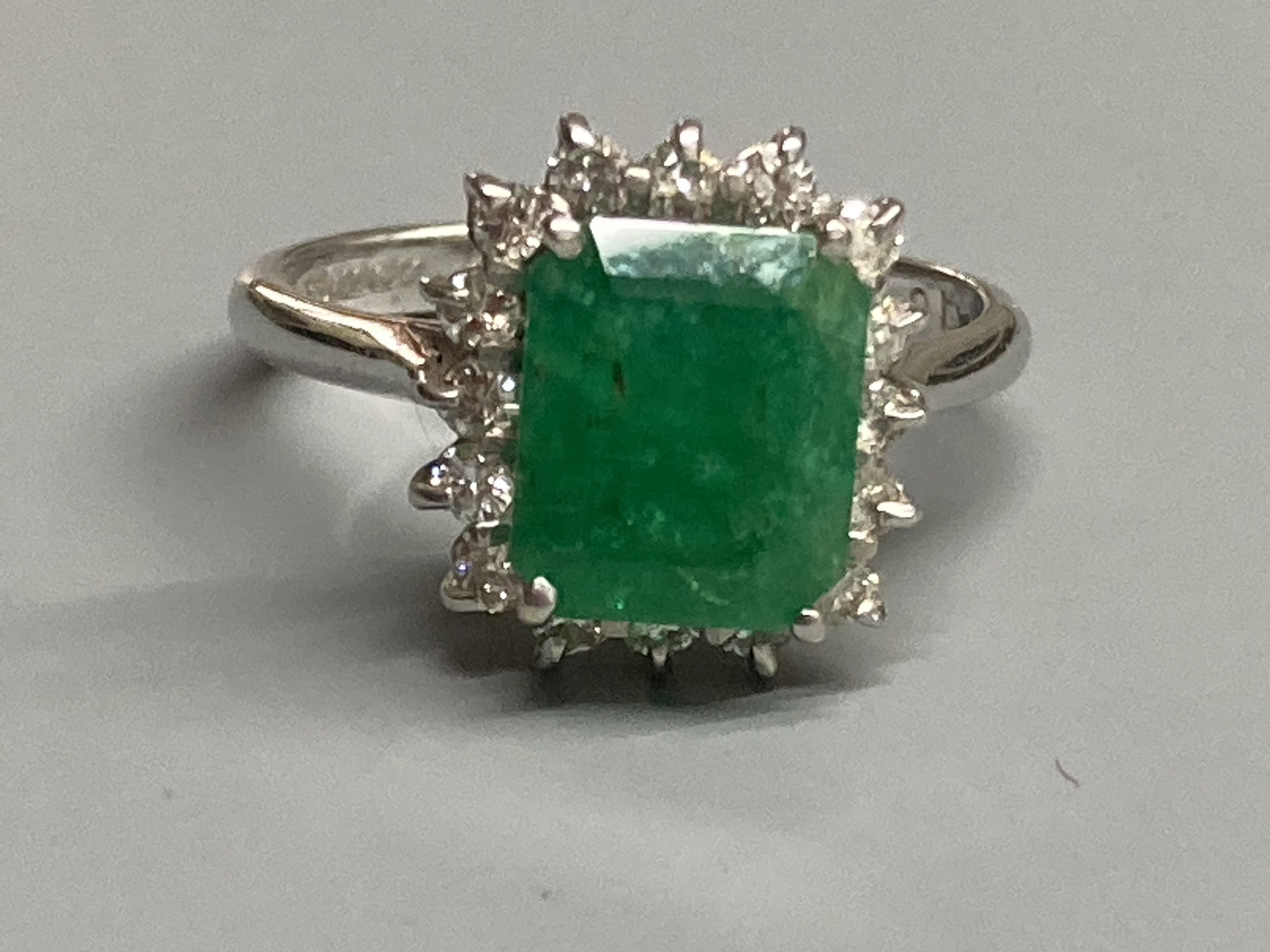 A modern 18ct white gold, emerald and diamond set rectangular cluster ring, size K, gross 3.4 - Image 3 of 3