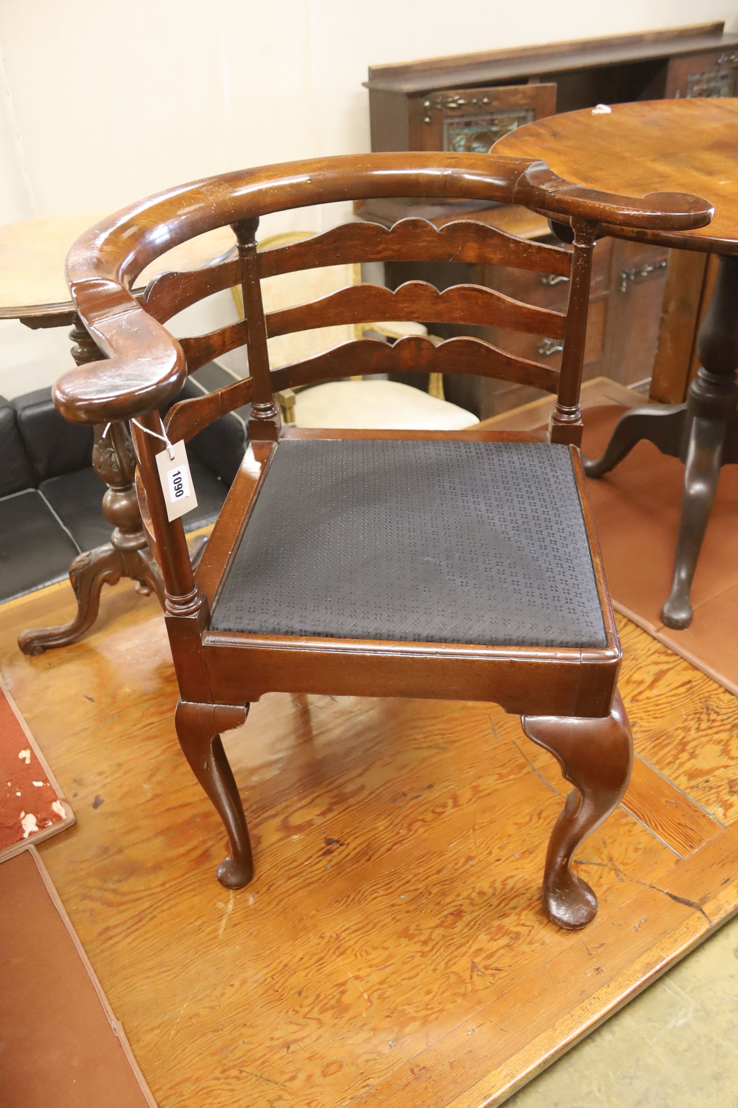 A George II corner elbow chair, width 76cm, depth 62cm, height 80cm - Image 2 of 2