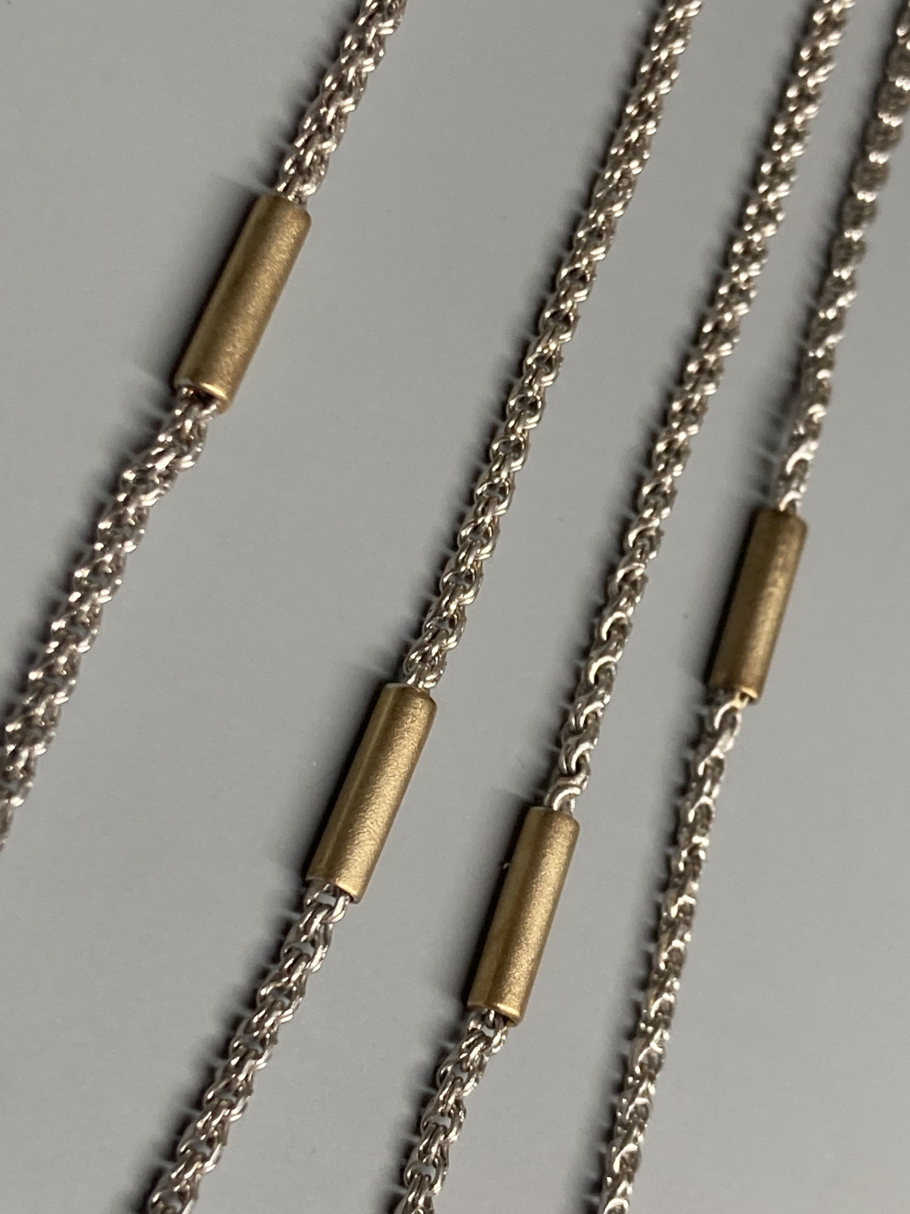 A modern 9ct white gold necklace with yellow gold baton links, 78cm,13.2 grams. - Image 3 of 4