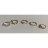 Five assorted modern 9ct gold rings including three colour triple band,8.8 grams.