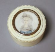 An ivory portrait box, 3.5cm highIvory portrait box