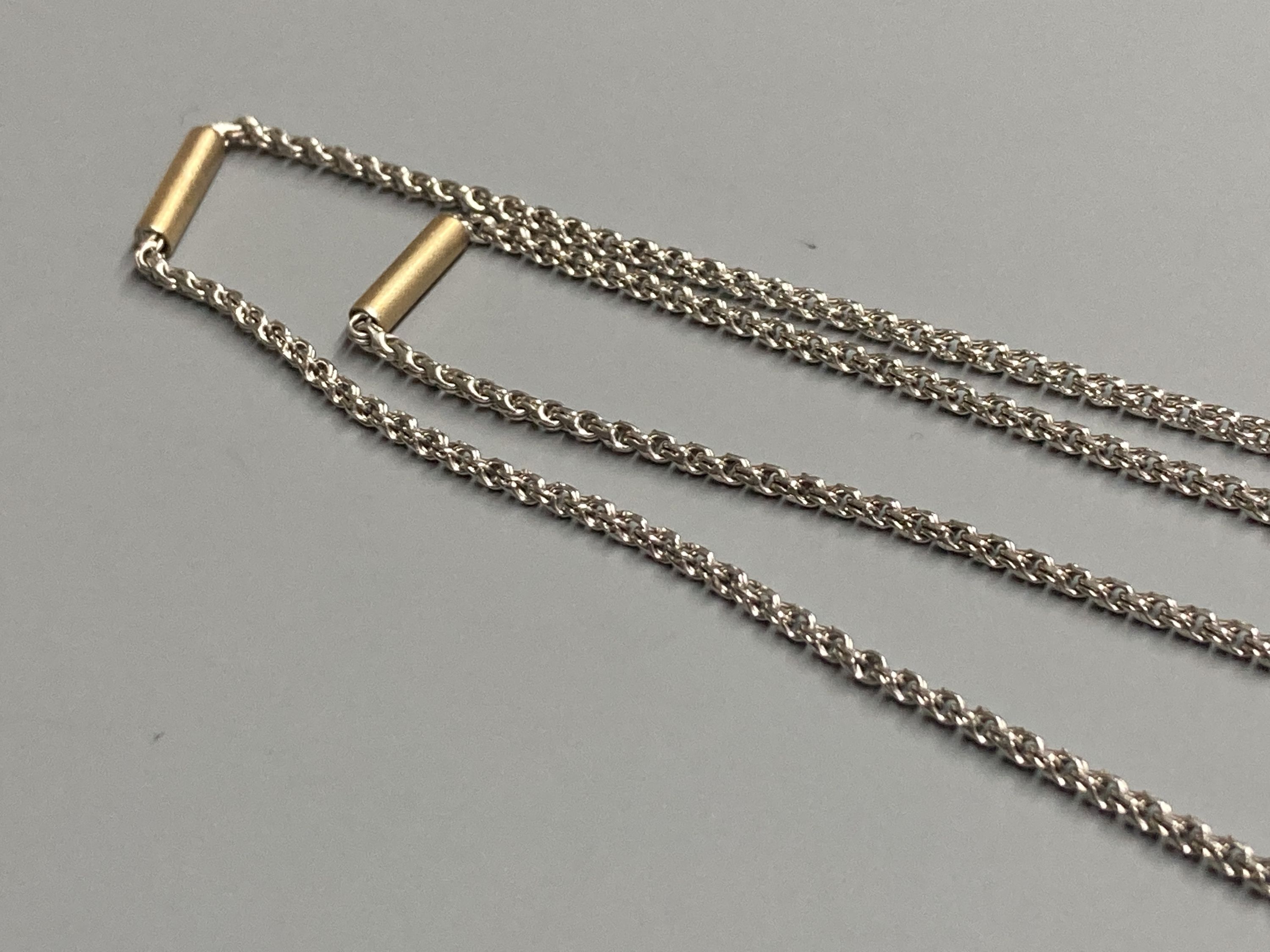 A modern 9ct white gold necklace with yellow gold baton links, 78cm,13.2 grams. - Image 4 of 4