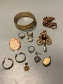 A modern Italian 9k mounted oval cameo shell brooch and assorted costume jewellery.