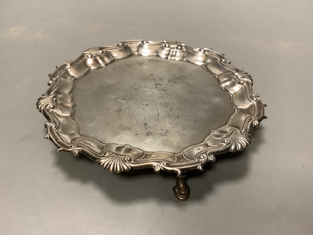 A George II. silver waiter by Hugh Mills, London 1749, 17.8 cm, 8oz.