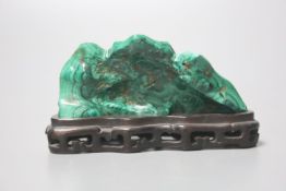 A Chinese malachite brush rest, Qing dynasty, 9.5cm wide