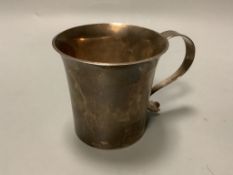 A George V Britannia standard silver christening mug with engraved initials, Thomas Bradbury and