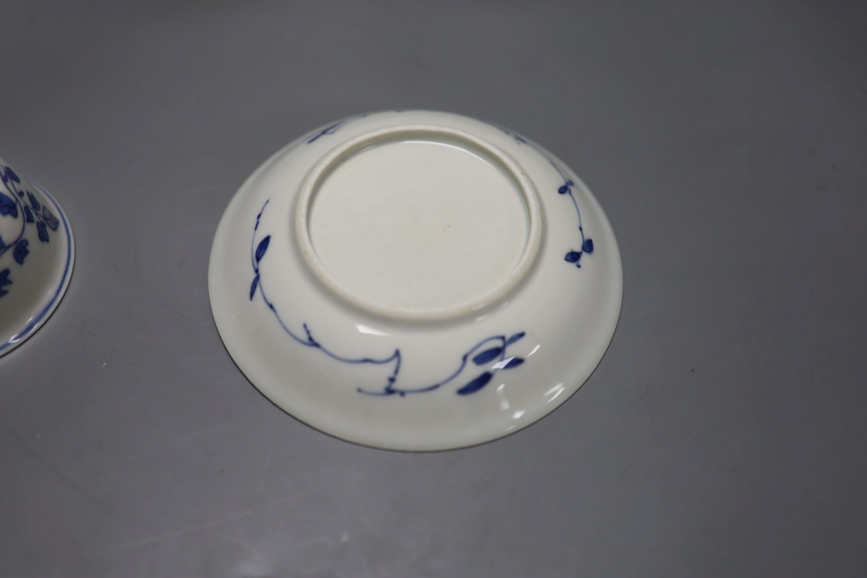 Five Chinese blue and white 'birds' tea bowls and four saucers and three 'chicken' tea bowls and - Image 3 of 8