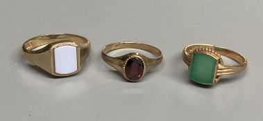 Three assorted modern 9ct gold and gem set rings, chrysophase, garnet and sardonyx, sizes M, M/N &
