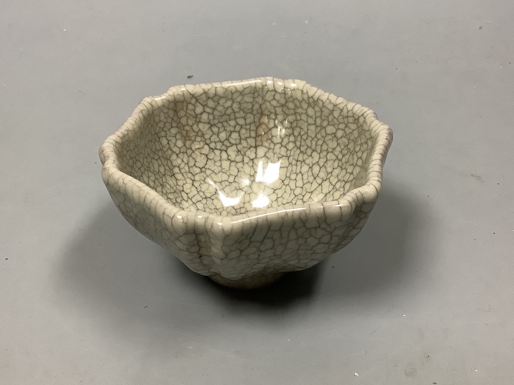 A Chinese crackle glaze hexagonal cup, diameter 9cm