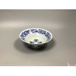 A Chinese blue and white bowl17.5cm