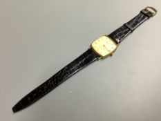 A gentleman's modern 9ct gold Avia quartz wrist watch, on a leather strap, case diameter 29mm,