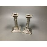A pair of Edwardian silver candlesticks,Lee & Wigfull (Henry Wigfull), Sheffield 1909, 15.7cm.