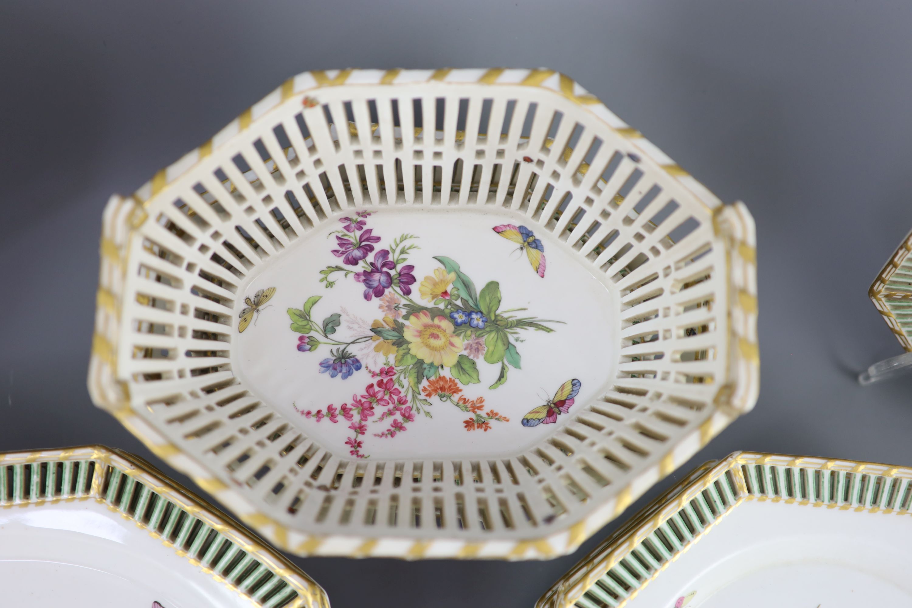 A Berlin porcelain dessert service, mid 19th century,each piece of octagonal shape, painted with - Image 5 of 6