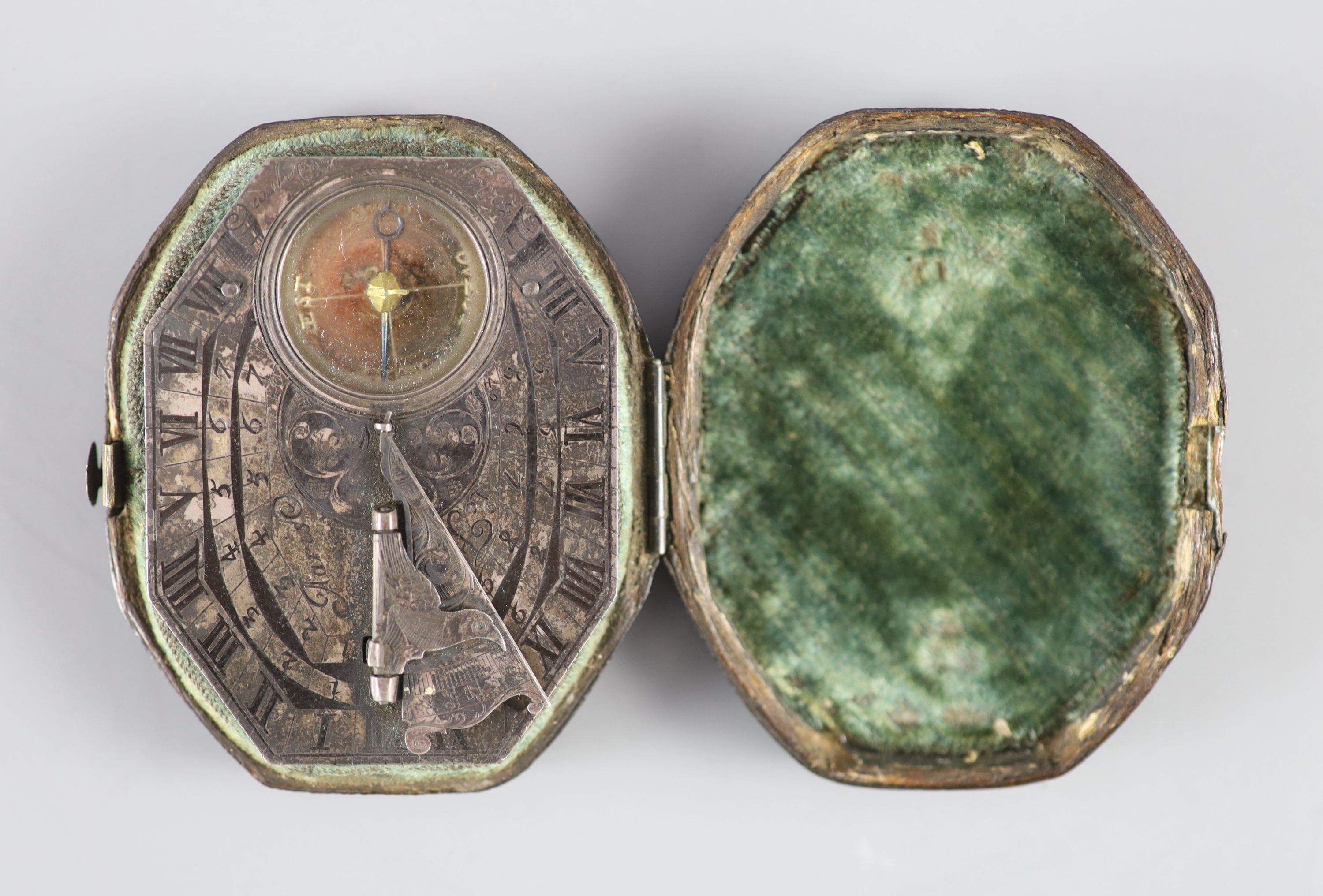 A cased French silver Butterfield-type pocket sundial / compass (scale) early 18th centuryInscribed - Image 2 of 7