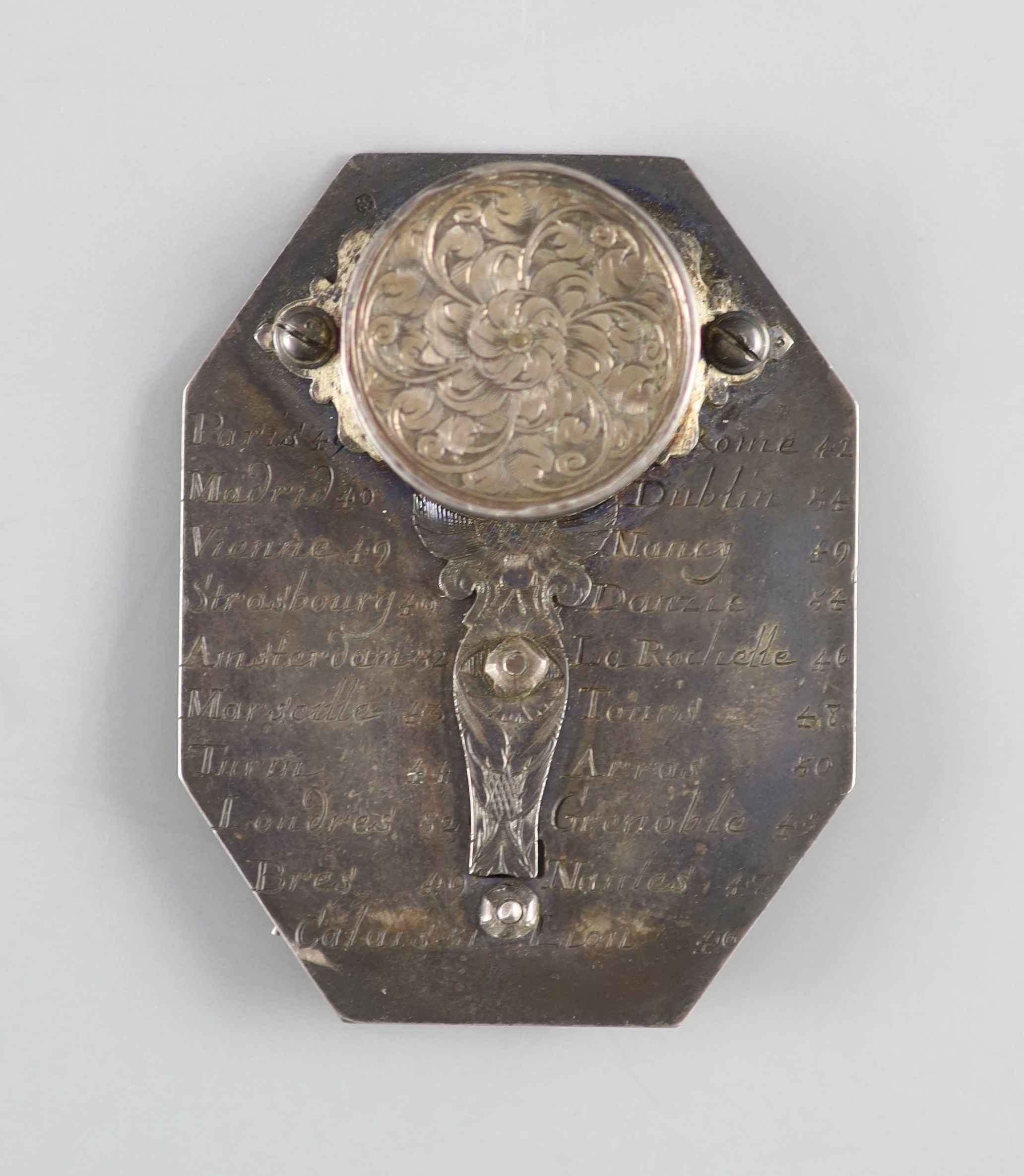A cased French silver Butterfield-type pocket sundial / compass (scale) early 18th centuryInscribed - Image 3 of 7