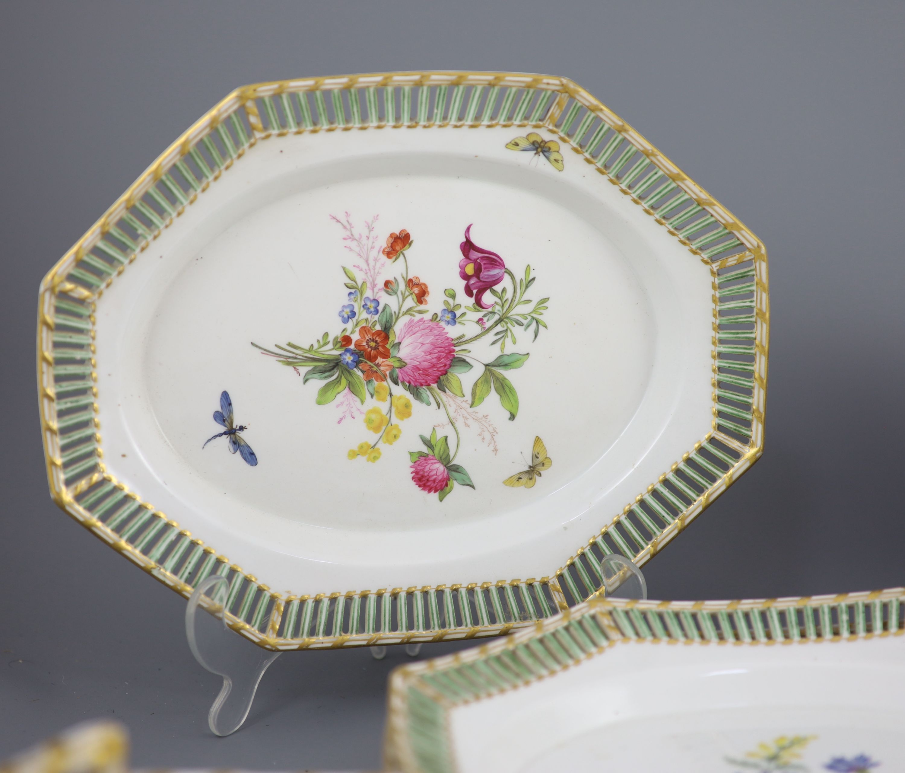 A Berlin porcelain dessert service, mid 19th century,each piece of octagonal shape, painted with - Image 4 of 6