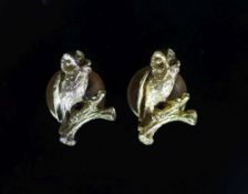 A pair of Victorian 18ct gold owl on a branch dress studs, each holding a mouse in its beak,19mm,