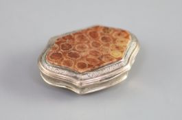 A George III silver snuff box with inset 'fossilised' agate cover,indistinct maker's mark, RC?,