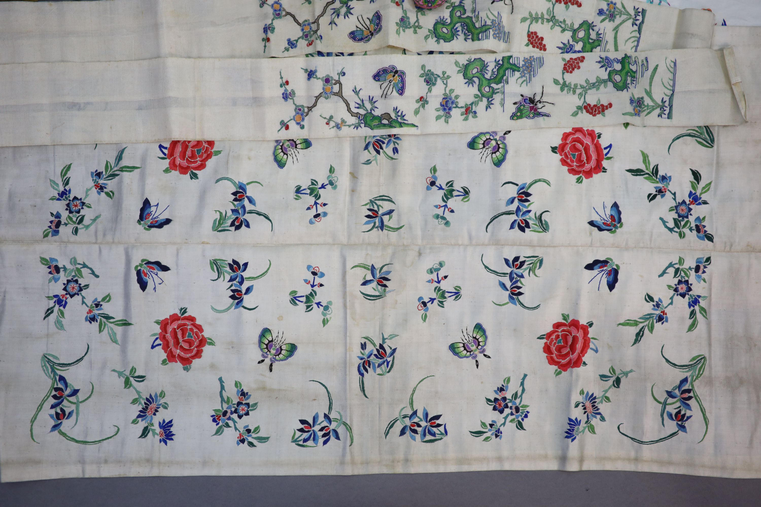 A group of Chinese embroidered silk items, late 19th/early 20th century,to include a silk purse - Image 2 of 6