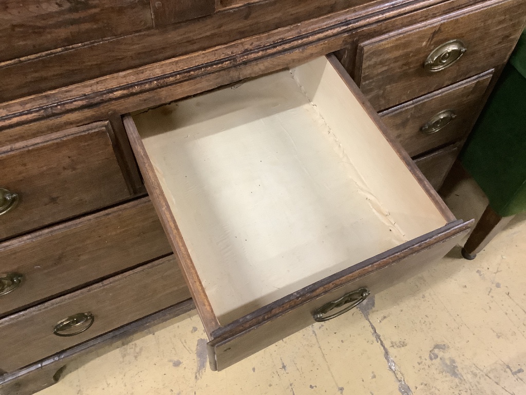 A mid 18th century oak two part bow fronted Dower chest / linen press, with doors enclosing shelves - Image 4 of 4