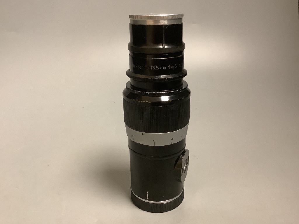 A Ernst Leitz Wetzlar Hektor lens f=13.5cm 1:4.5 no.172214, and a Pax telephoto viewer - Image 3 of 3