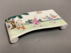 A Chinese famille rose inkstick stand, width 11cm