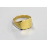 A modern 18ct gold signet ring, size V,8.4 grams.