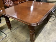 A Victorian extending mahogany dining table, length 230cm extended, two spare leaves, width 116cm,