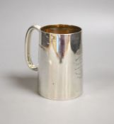 A George V silver pint mug by Atkins Bros, Sheffield, 1933, height 12.8 , 11.5oz.
