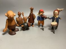 A group of automaton and other toy animals