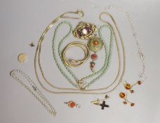 Mixed jewellery including a 9ct gold serpent bangle(a.f.) a pinchbeck guard chain, compass fob etc.