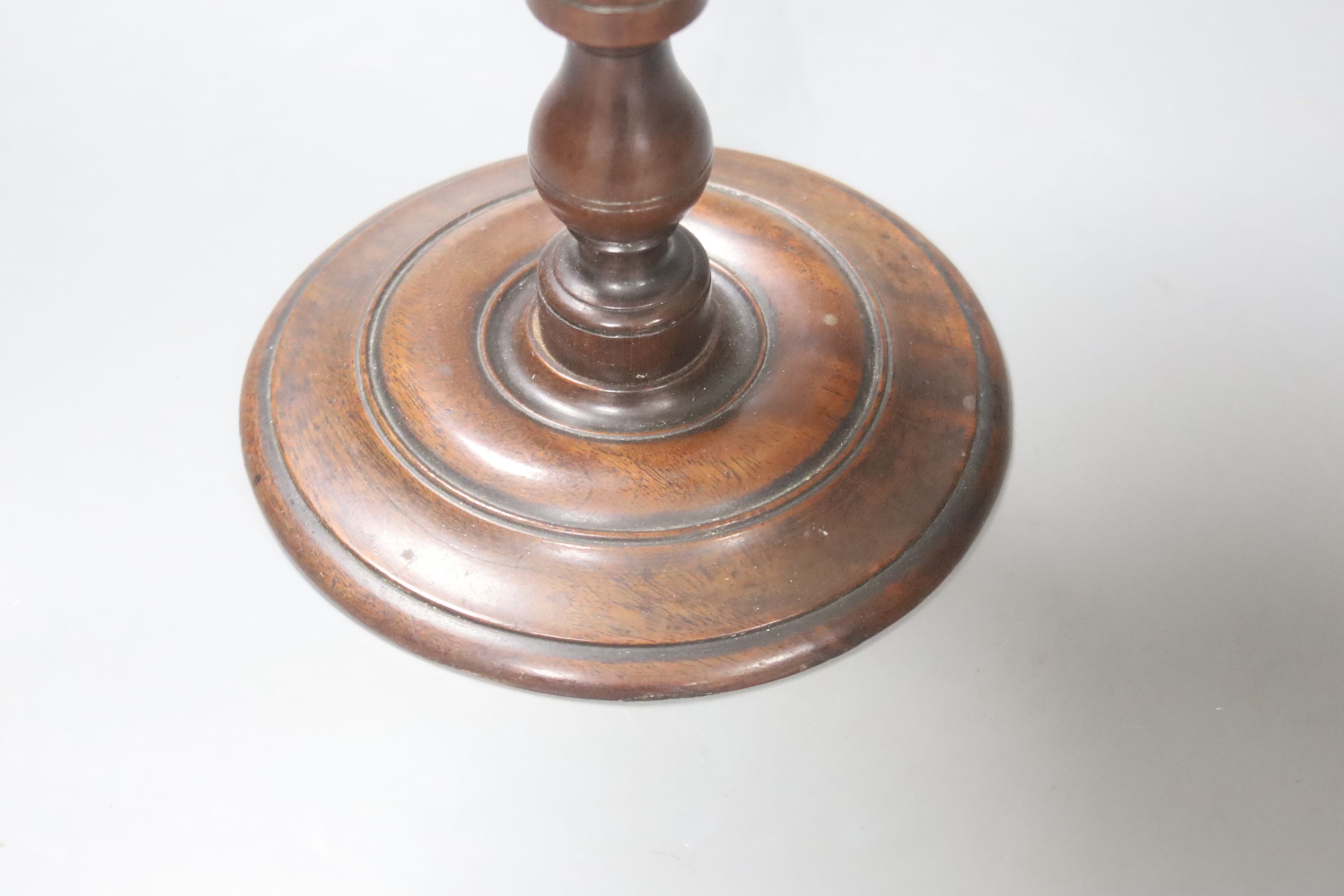 A mahogany candle stand, height 28cm - Image 3 of 4