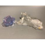 A Lalique model of two recumbent cats and a blue glass Daum rose