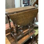 A small early 18th century oak gateleg table, width 76cm, 89cm extended, height 73cm