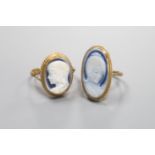 Two modern 9ct gold and Wedgwood style plaque set dress rings, sizes J/K & P,gross 6.9 grams.