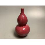 A Chinese ruby glazed double gourd vase, height 14,5cm