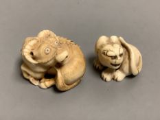 Two Japanese ivory netsuke, 19th/early 20th century