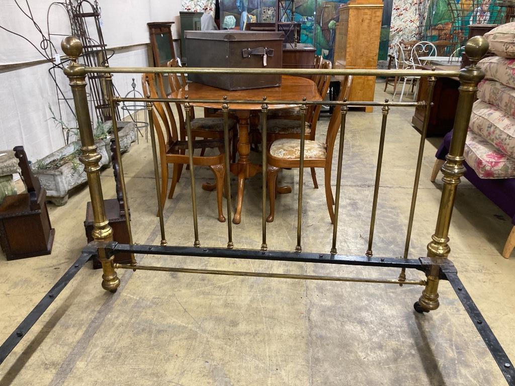 A Victorian style brassed metal bedframe, width 154cm length 200cm - Image 3 of 4