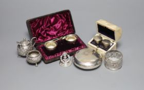 A group of small silverware, including Edwardian tobacco box, London, 1902, a cased pair of salts