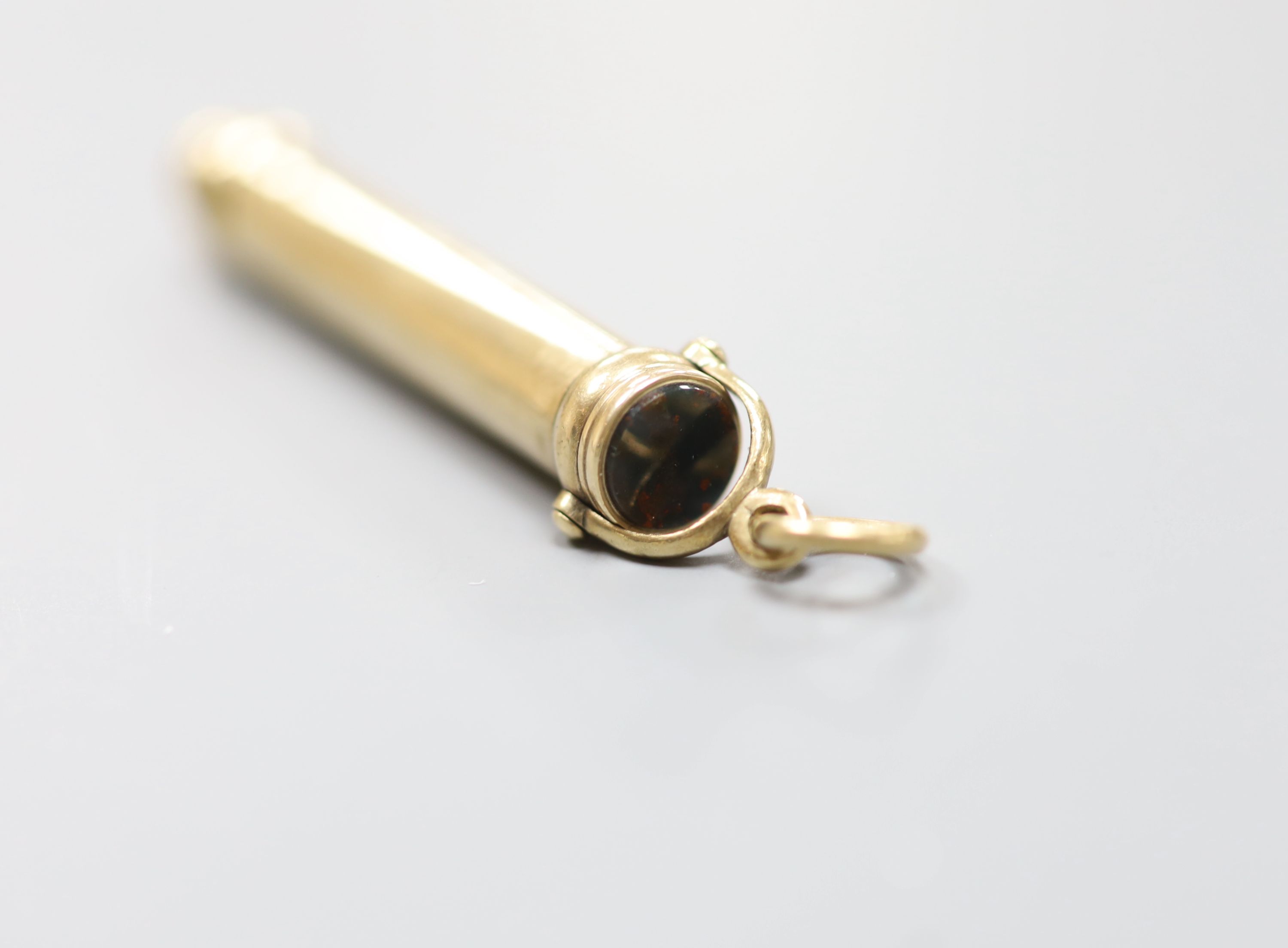 A yellow metal overlaid and bloodstone set telescopic pencil, in fitted box,overall closed 80mm, - Image 3 of 4