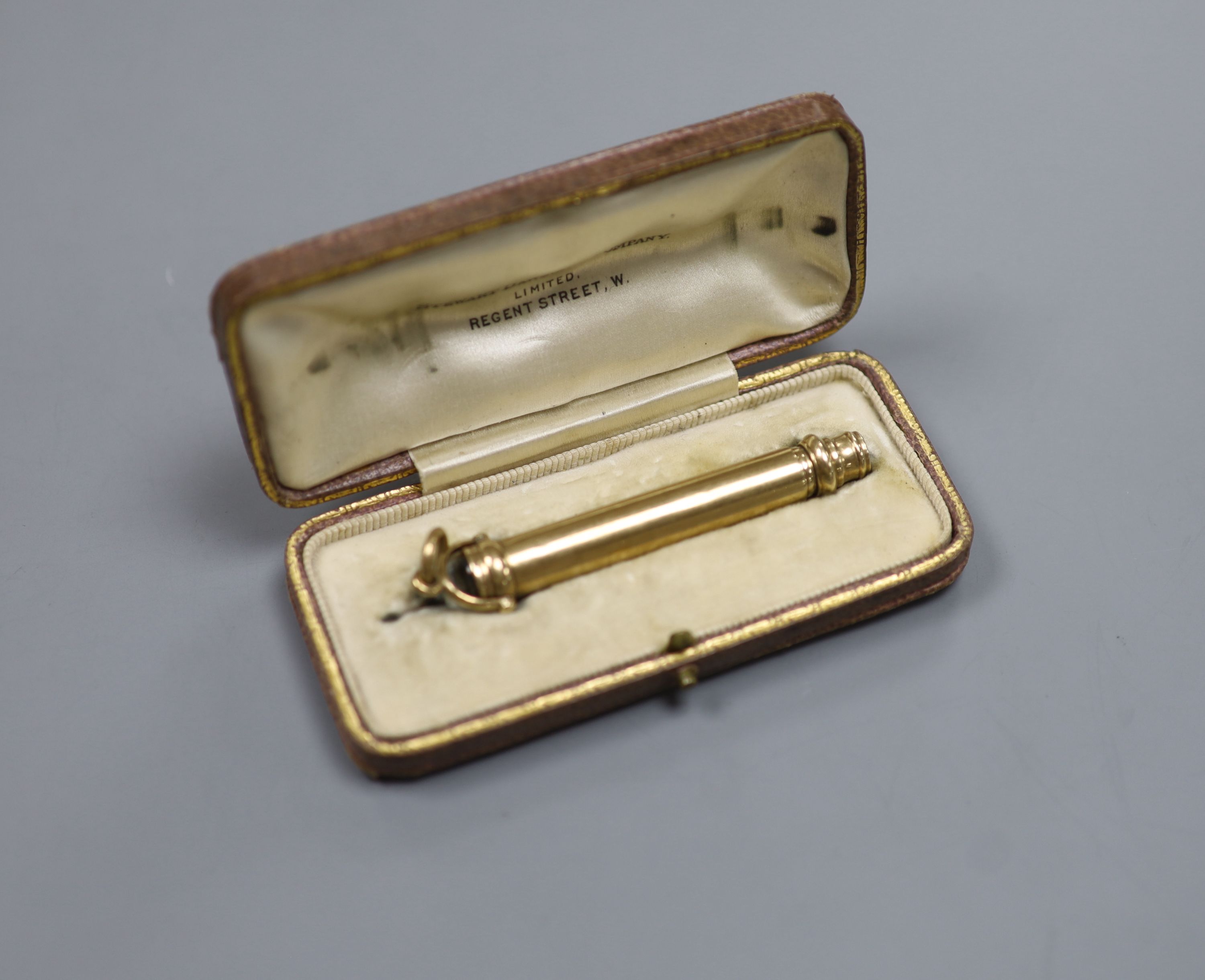 A yellow metal overlaid and bloodstone set telescopic pencil, in fitted box,overall closed 80mm, - Image 4 of 4